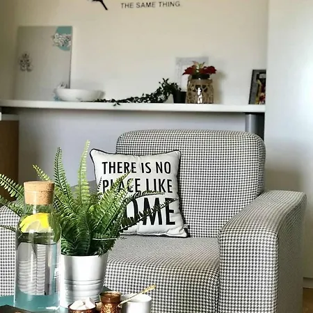 Lola Almost Apartment