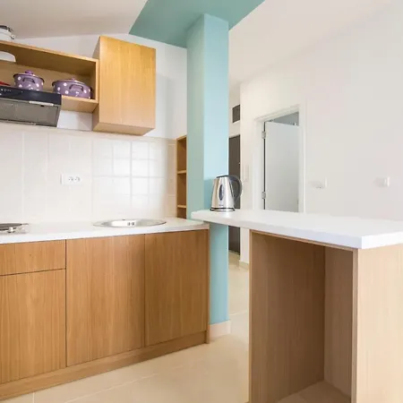 Lola Almost Apartment