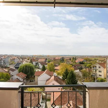 Lola Almost Apartment *