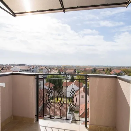 Lola Almost Апартаменты *