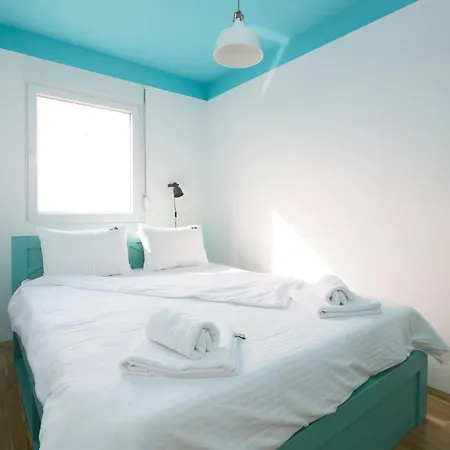 Апартаменты Lola Almost *