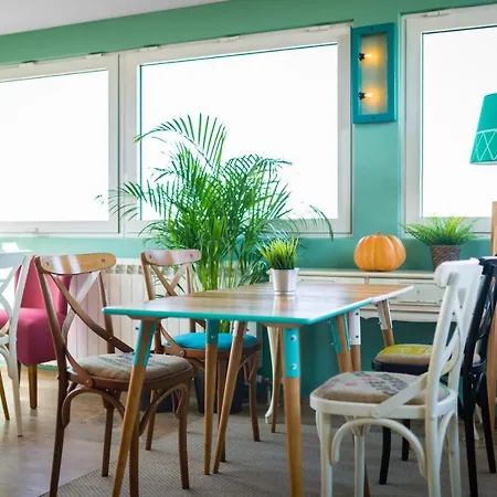 Lola Almost Apartment