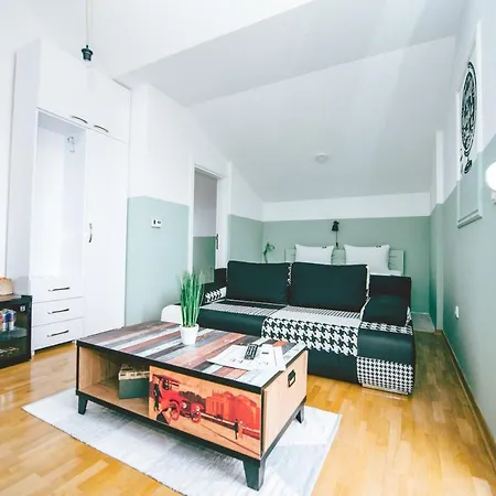 Apartment Lola Almost