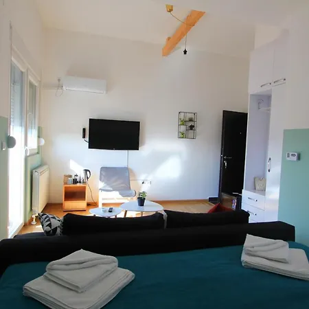 Lola Almost Apartment Belgrade