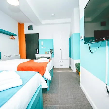 Lola Almost Apartment *