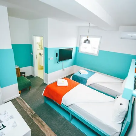 Lola Almost Apartment *