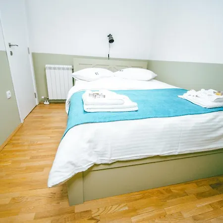 Lola Almost Apartment