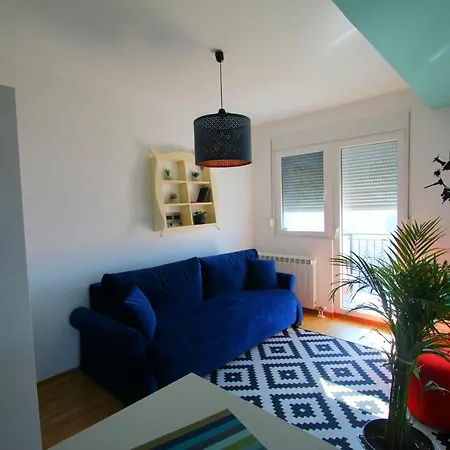 Lola Almost Apartment